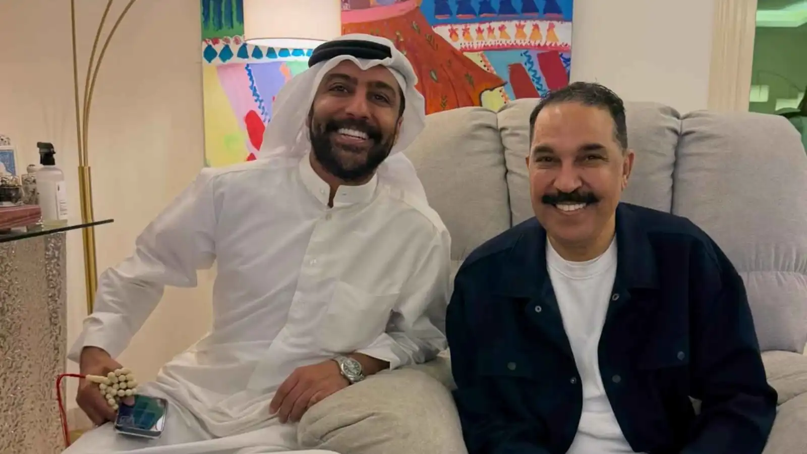 محمد صفر يعلن ارتباطه بابنة عبد الله الرويشد