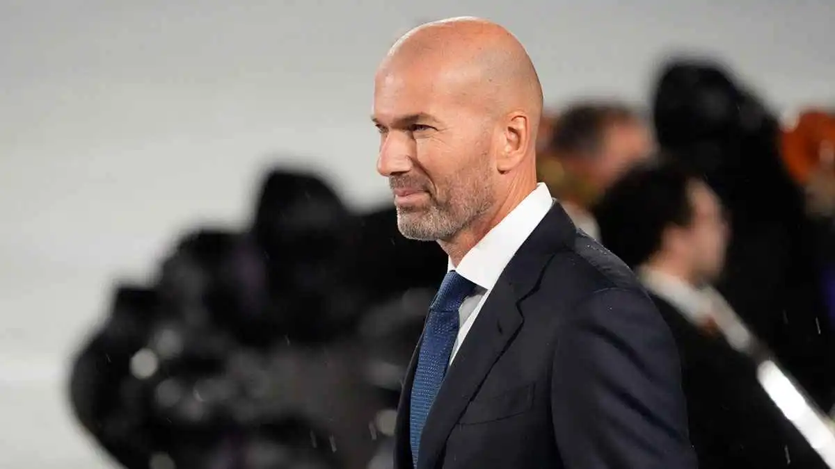 4 شروط صعبة.. لماذا رفض زيدان قيادة الهلال السعودي؟