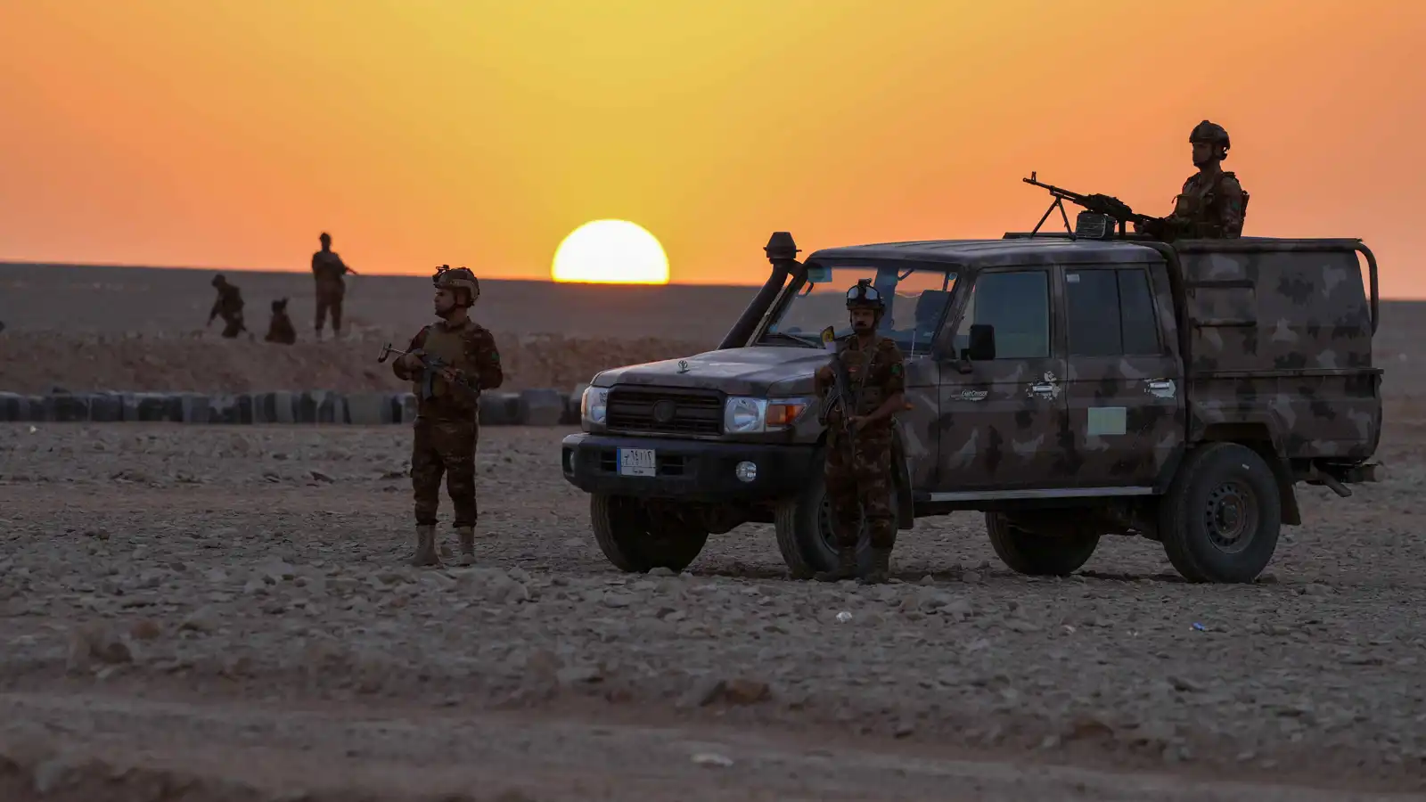 بعد طلب بغداد المساعدة.. أمريكا تبطئ عمليات نقل معتقلي "داعش" من سوريا