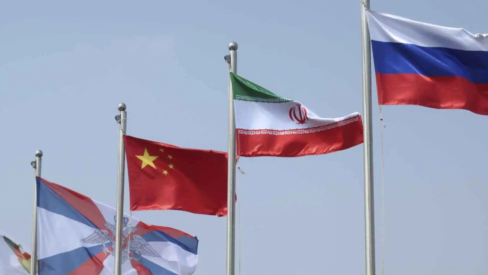 "محور الاضطرابات".. تحالف إيران وروسيا والصين لم يمت