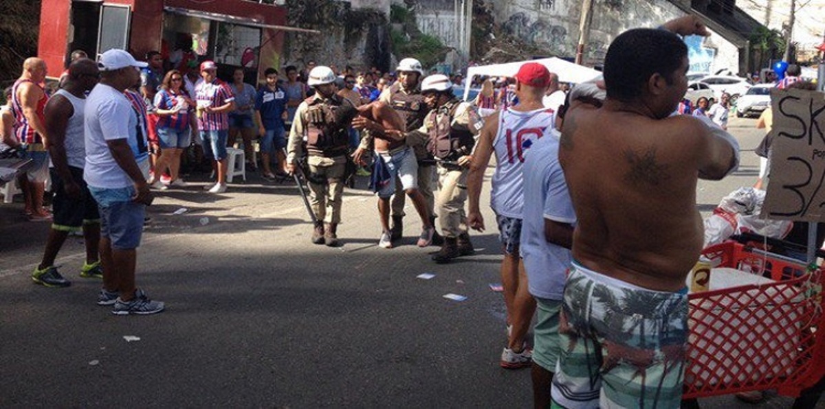 اعتقال 45 شخصًا في اشتباكات بين مشجعي كرة قدم بالبرازيل