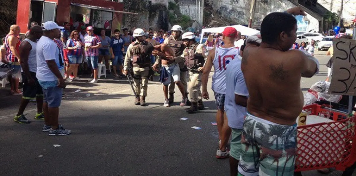 اعتقال 45 شخصًا في اشتباكات بين مشجعي كرة قدم بالبرازيل