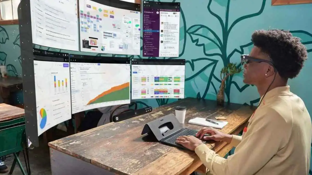 يعتمد على الواقع المعزز.. إطلاق أول كمبيوتر محمول من دون شاشة