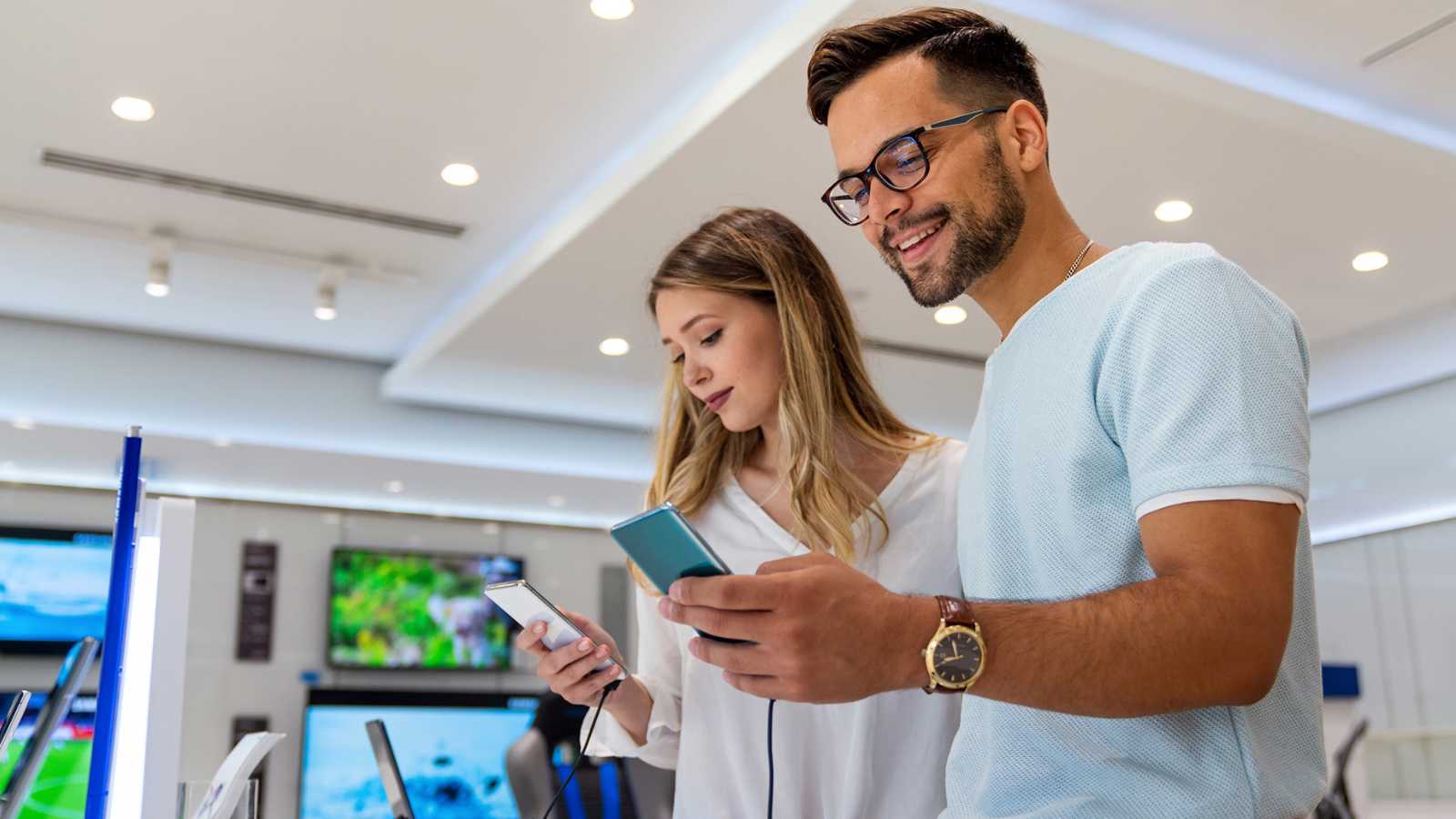 13 نصيحة يجب أخذها بعين الاعتبار عند شراء هاتفك.. ما هي؟