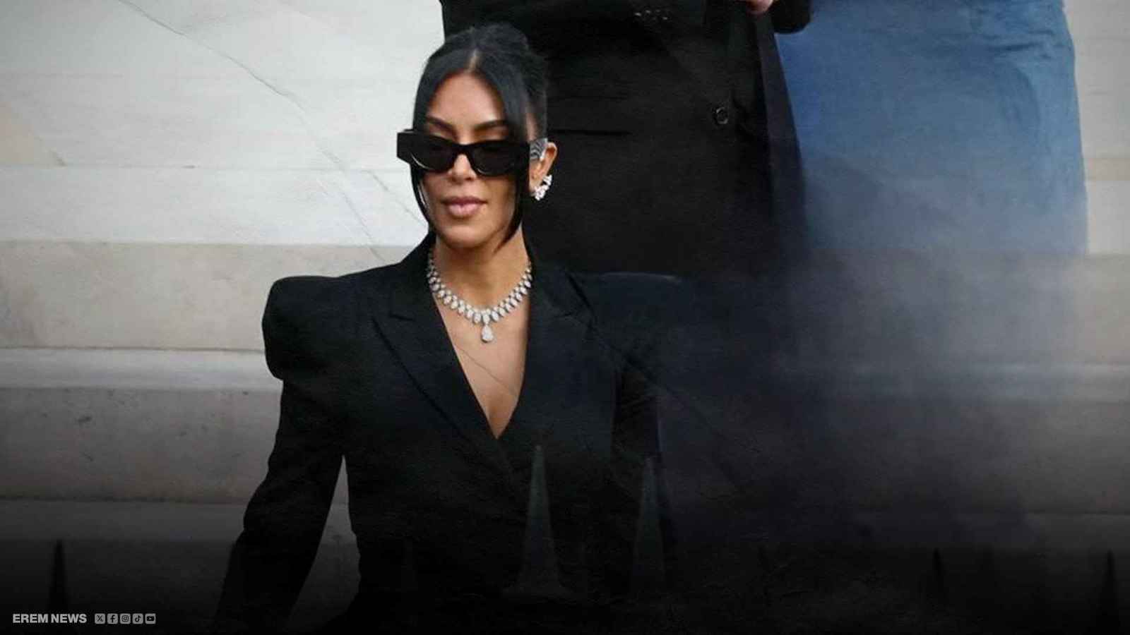 كارداشيان في المحكمة بمجوهرات قيمتها ملايين الدولارات (فيديو إرم)