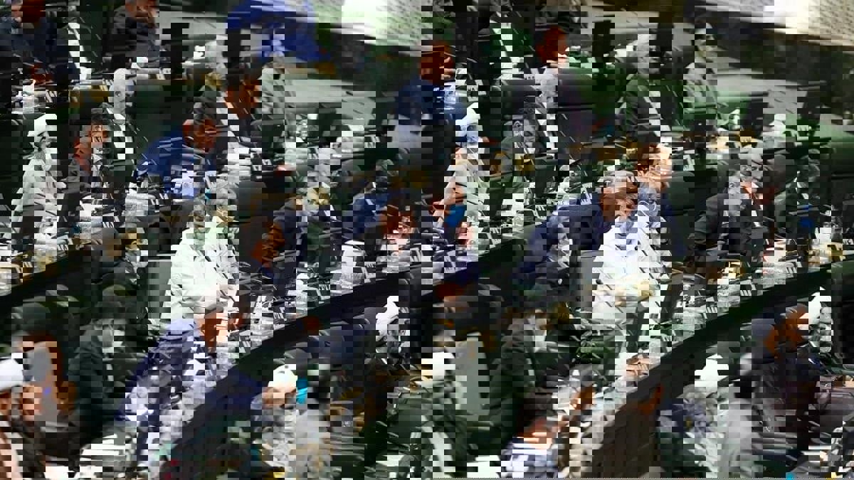 إيران.. نواب متشددون يرفضون الانضمام لمعاهدات "مكافحة تمويل الإرهاب"