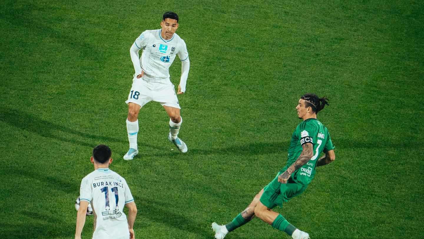 ملخص وهدف ورجل مباراة الأهلي ضد الأخدود في الدوري السعودي