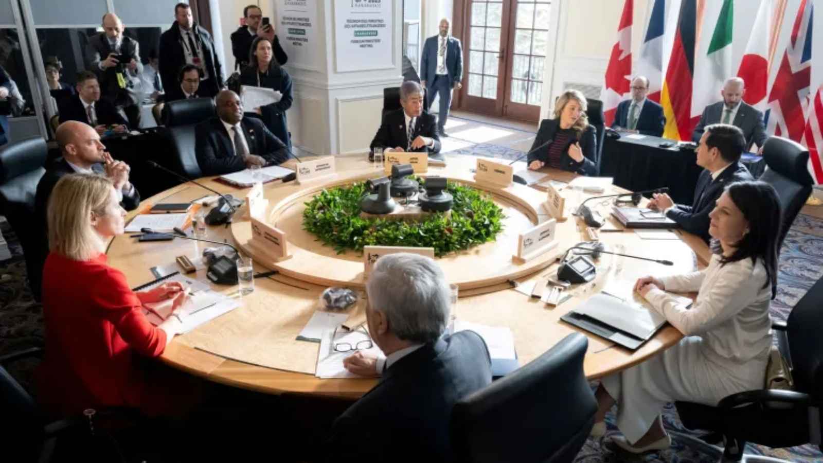 واشنطن والغرب.. تقارب حول هدنة أوكرانيا وتجاهل لـ "حل الدولتين"