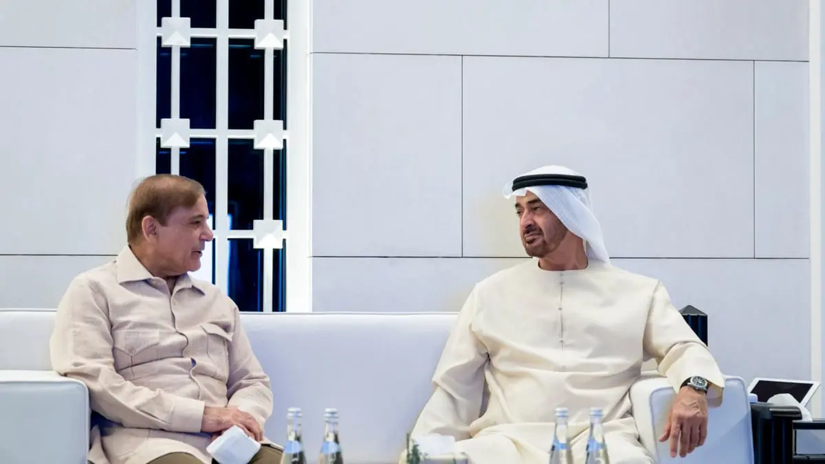 محمد بن زايد يبحث مع رئيس وزراء باكستان المستجدات الإقليمية والدولية