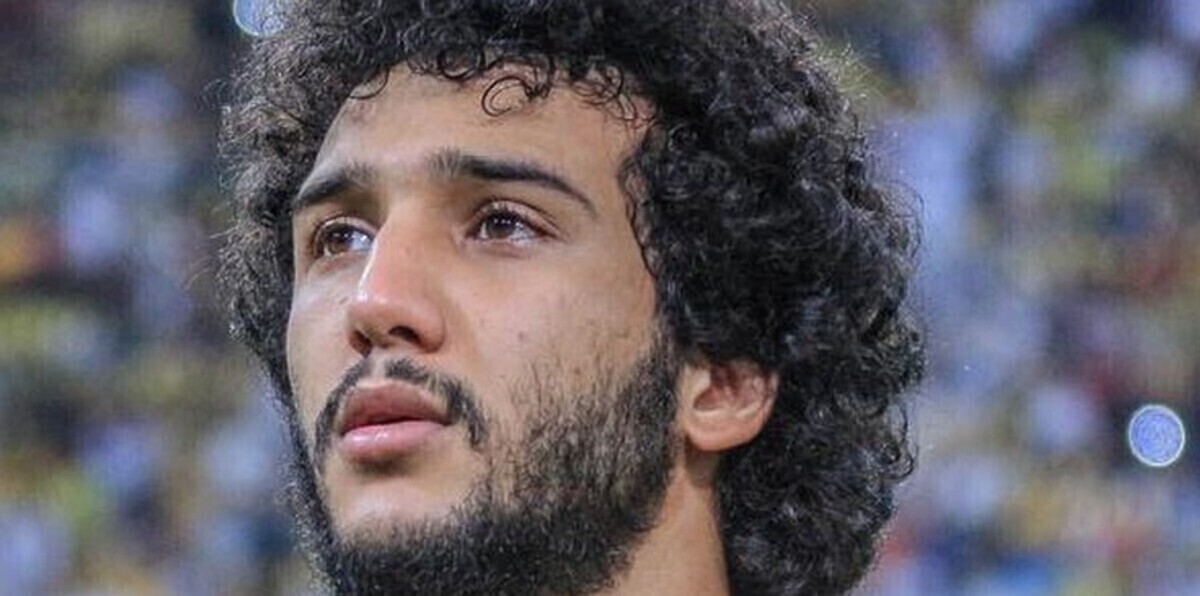 السعودي محمد قاسم يرشم الصليب.. ويثير غضبًا عارمًا (فيديو)