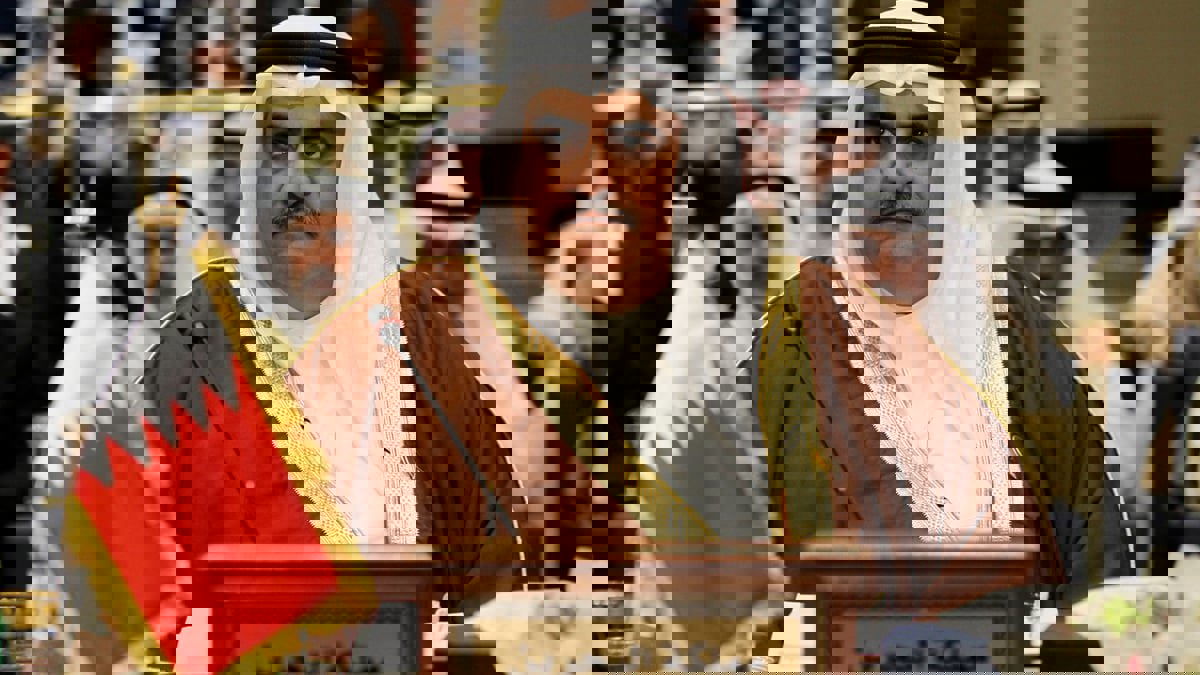 مستشار ملك البحرين يرد على مزاعم قطرية بأحقية السيادة على جزر حوار