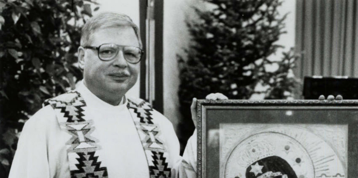 الرباط تسلم واشنطن قسًا أمريكيًا متهمًا بالاعتداء الجنسي