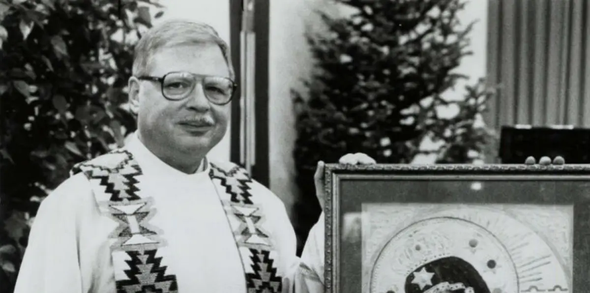 الرباط تسلم واشنطن قسًا أمريكيًا متهمًا بالاعتداء الجنسي