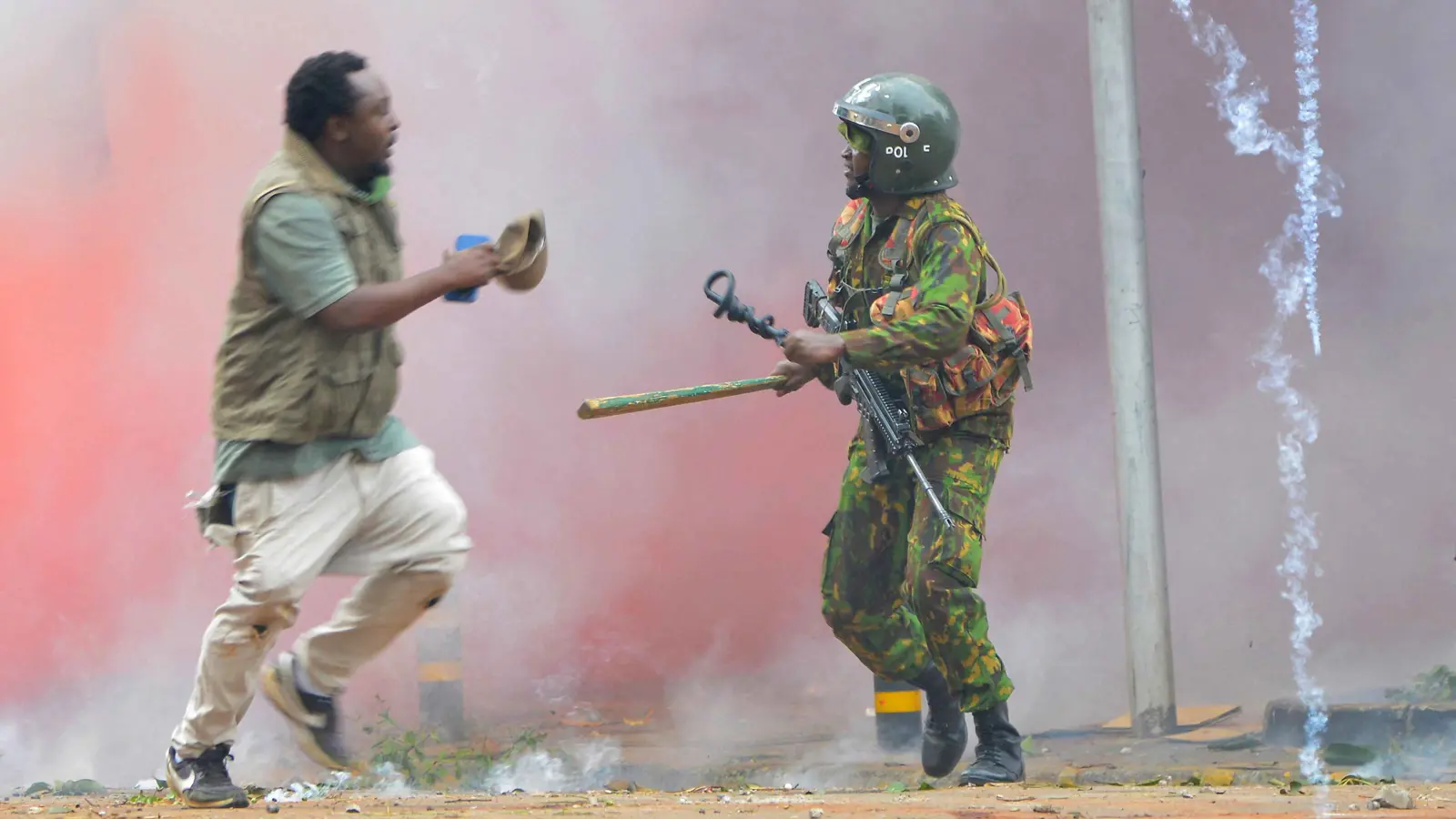 احتجاجات دامية خلفت قتلى ومفقودين.. فوضى واتهامات بتدبير انقلاب في كينيا