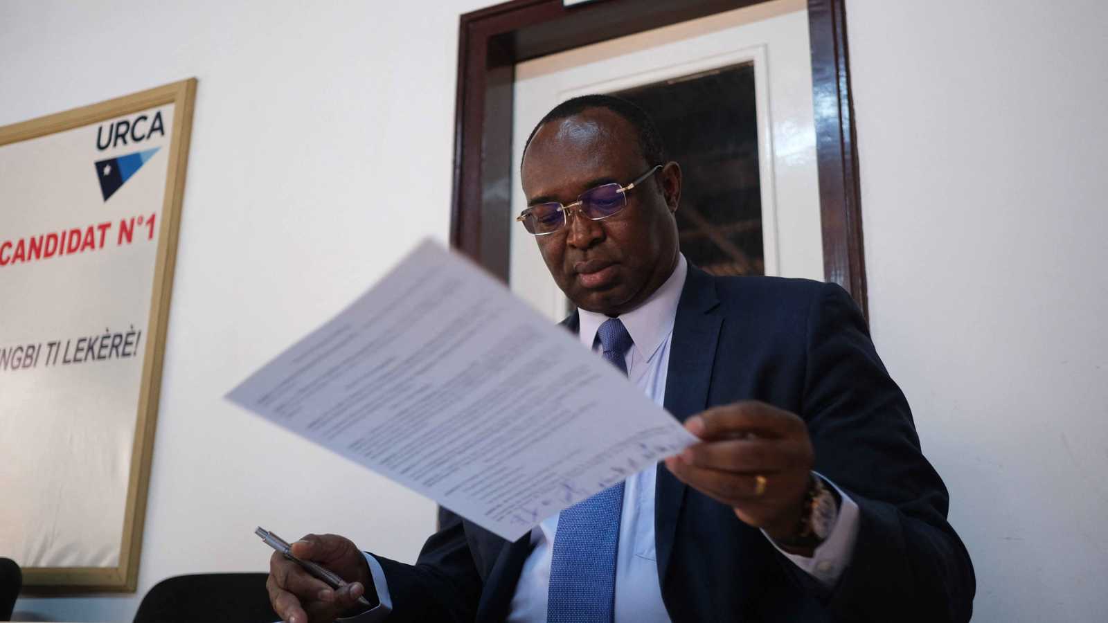 زعيم المعارضة في إفريقيا الوسطى يعلن فوزه بالانتخابات الرئاسية