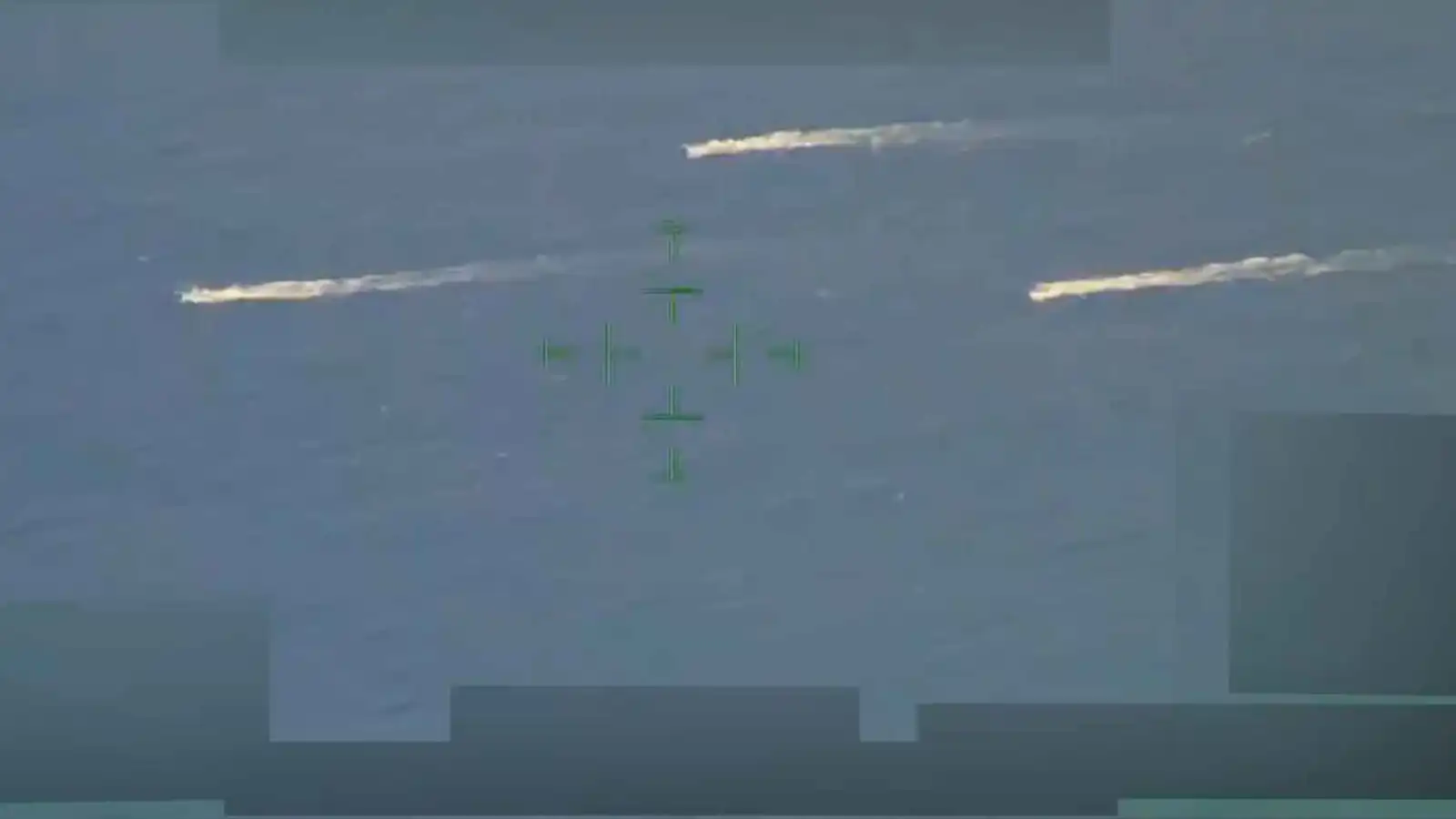 الجيش الأمريكي يعلن مقتل 8 بغارة على قوارب لتهريب المخدرات (فيديو)