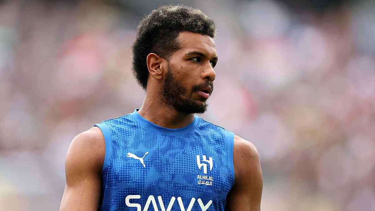 تطور مثير في مفاوضات الاتحاد السعودي مع علي البليهي