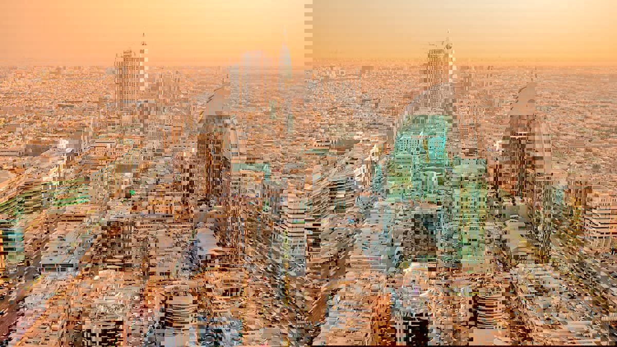 صندوق الاستثمارات العامة السعودي يكلف بنوكا بترتيب أول إصدار لسندات خضراء