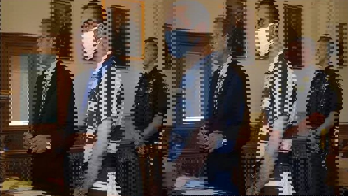 لبنان.. والد هادي مطر مهاجم سلمان رشدي يرفض التحدث لأحد