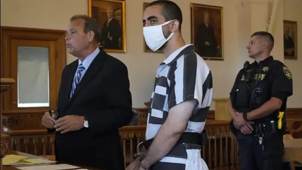 لبنان.. والد هادي مطر مهاجم سلمان رشدي يرفض التحدث لأحد