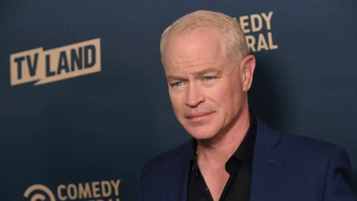 بسبب "القبلات".. نيل ماكدونو يواجه تهميشًا في هوليوود