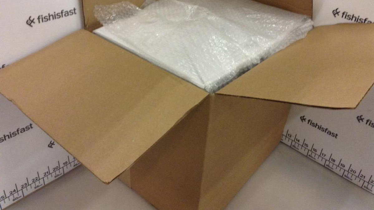 اشترى ملابس سباحة عبر الإنترنت فتلقى مفاجأة غير متوقعة