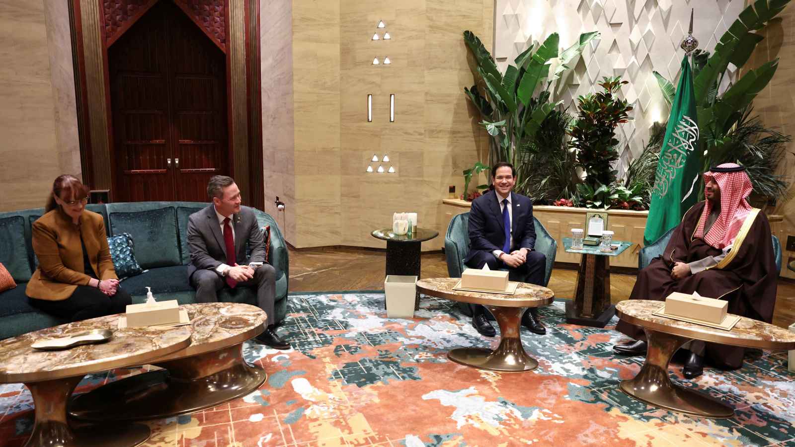 والتز يكشف عن مباحثات أمريكية أوكرانية في السعودية الأسبوع المقبل