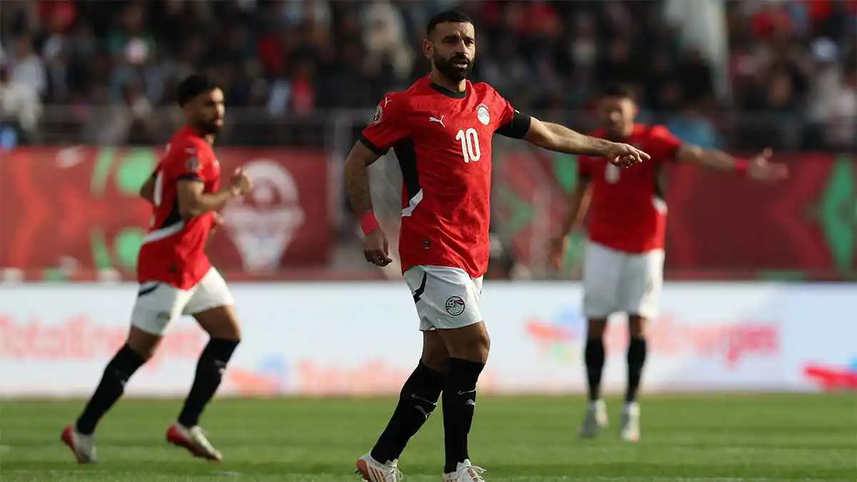 الملك لا يهدأ.. جماهير ليفربول تحتفل بتألق محمد صلاح