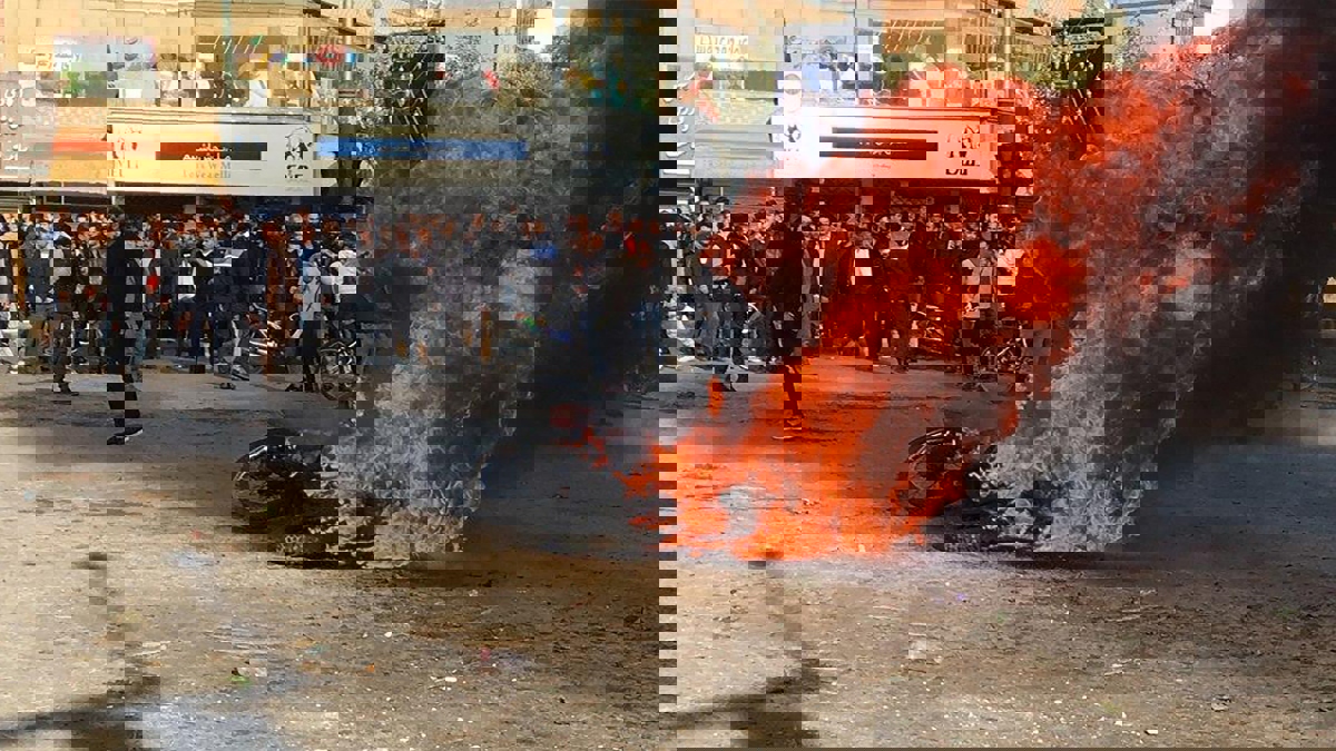 منظمة إيرانية: 45 قتيلًا باحتجاجات البنزين في محافظة كردستان