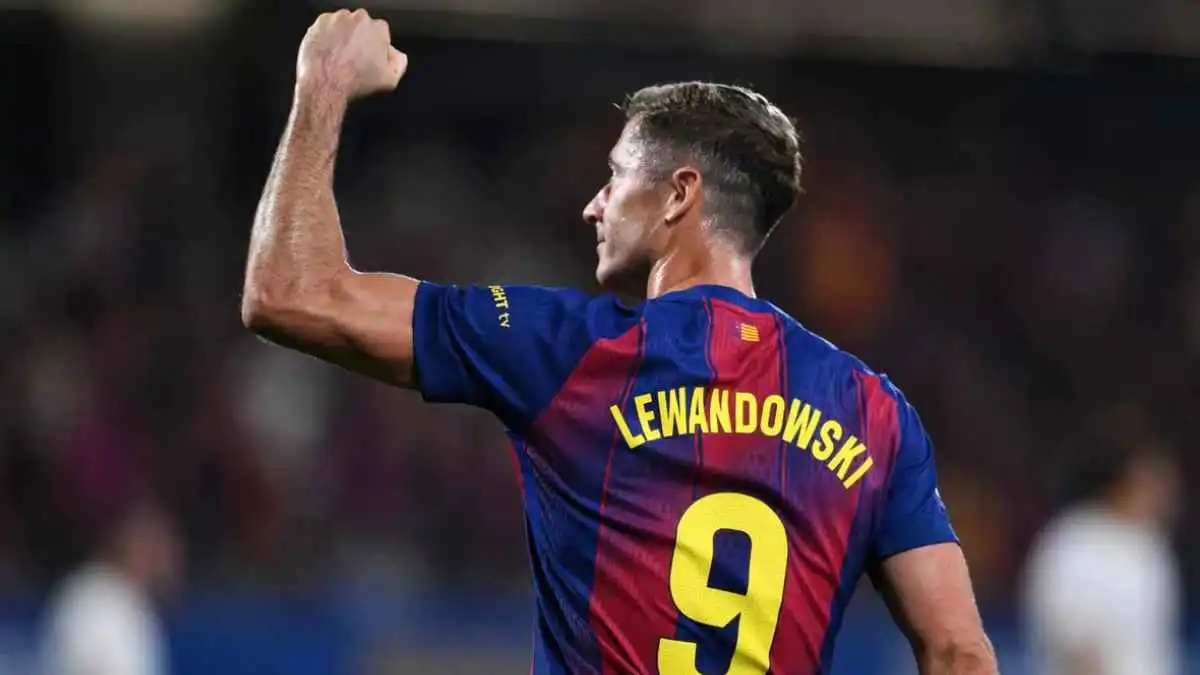 برشلونة يتنفس الصعداء.. 4 مكاسب "ذهبية" من رحيل ليفاندوفسكي المنتظر