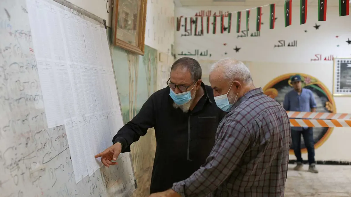 تقرير: الغموض يحيط بمصير الانتخابات الليبية.. وشبح العنف يطل برأسه مجددا