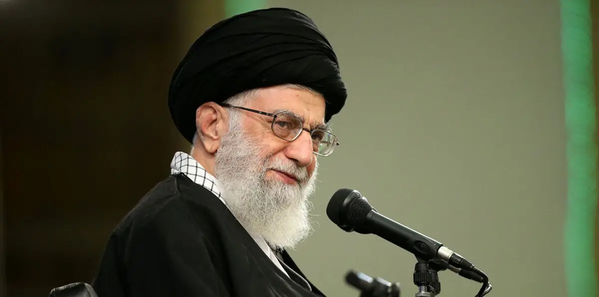 خامنئي يقول: "إن إيران لن تذعن لضغوط واشنطن بشأن الاتفاق النووي"