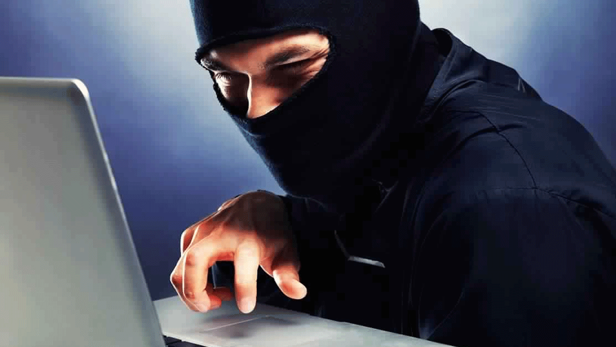 عراقي يبتز فتاة بـ"صور خاصة" للحصول على مبالغ مالية كبيرة