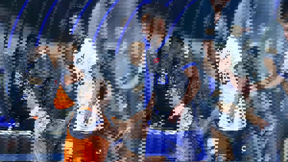 سالم الدوسري يعتذر لمدربه رامون دياز بعد انفعاله خلال مباراة الهلال والفتح