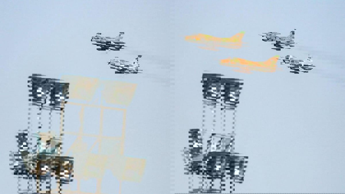 طيران مجهول يستهدف مصنع قوارب بمدينة صبراتة الليبية