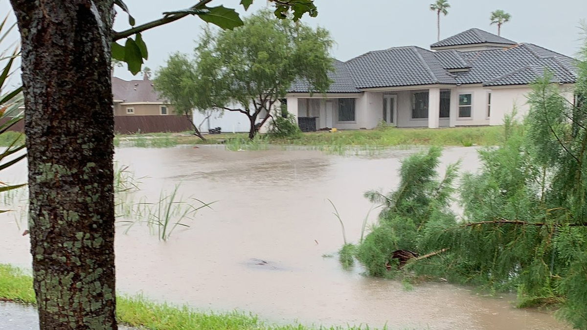 ترامب يعلن حالة الطوارئ في تكساس بسبب الإعصار هانا