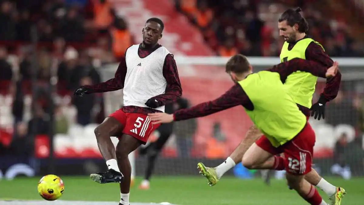 بينهم محمد صلاح.. 6 صفقات تلهب ميركاتو ليفربول الشتوي