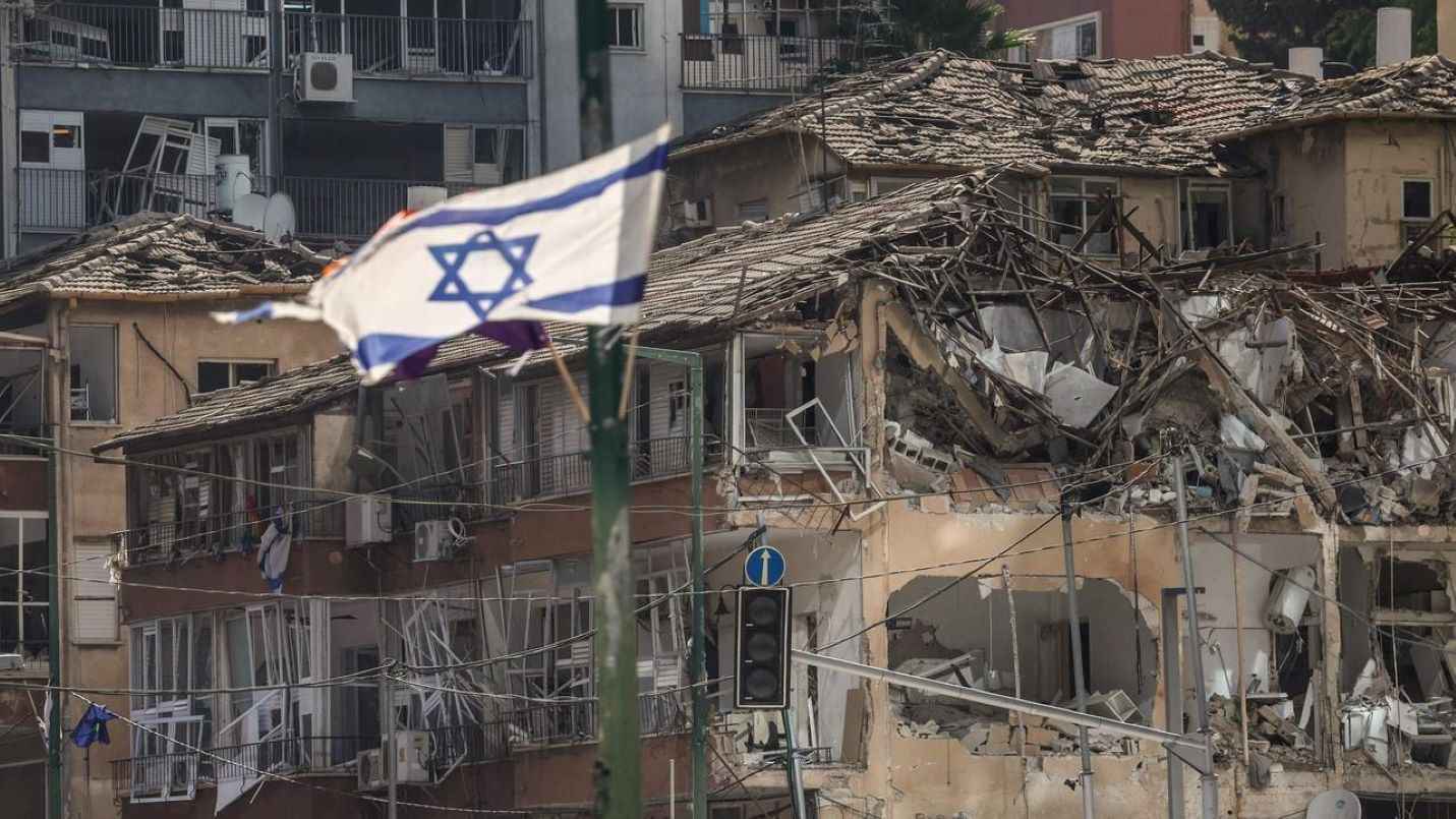 إسرائيل أم إيران.. من طلب وقف إطلاق النار أولا؟