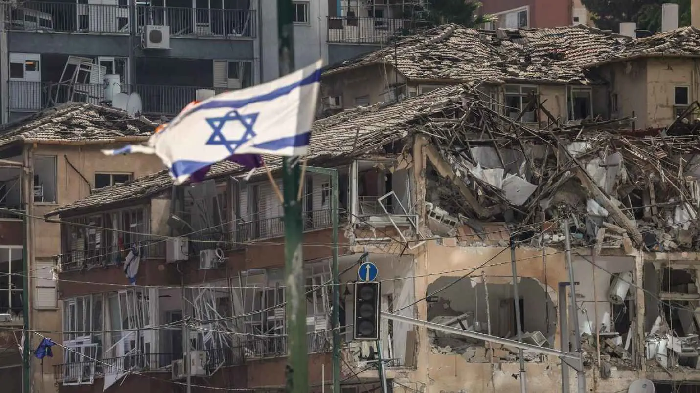 إسرائيل أم إيران.. من طلب وقف إطلاق النار أولا؟