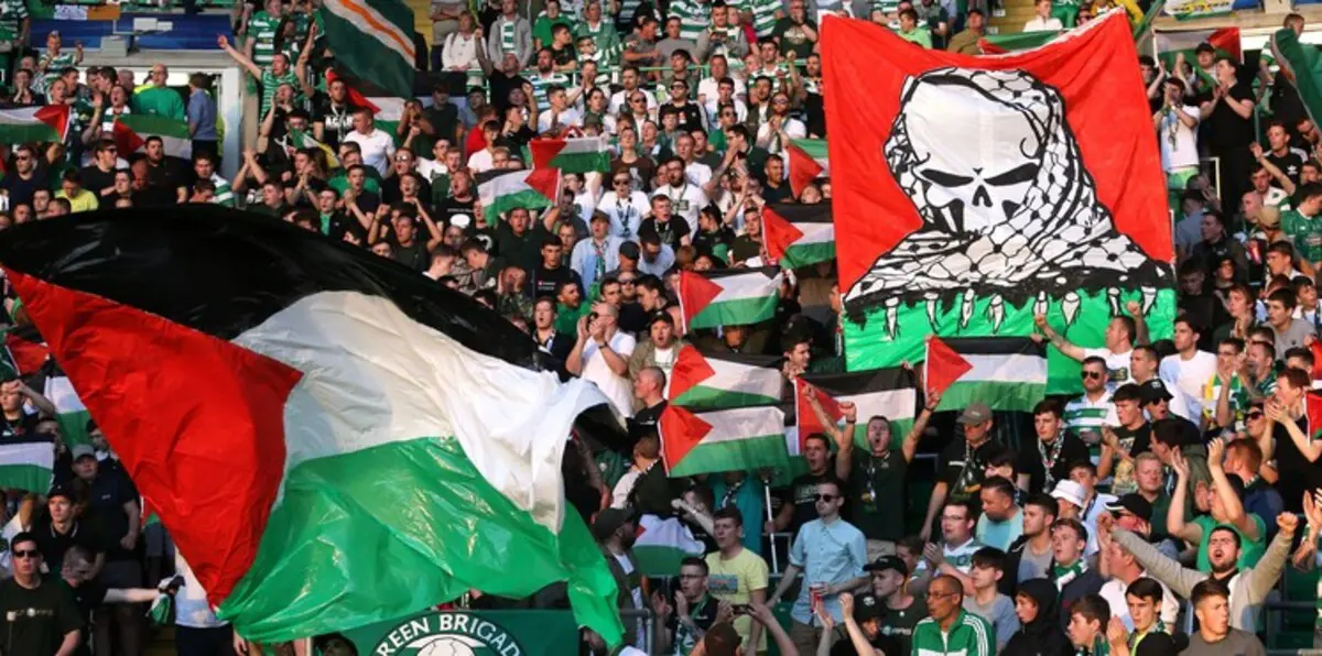 جماهير سيلتك تستقبل فريقًا إسرائيليًا رافعة علم فلسطين (صور)