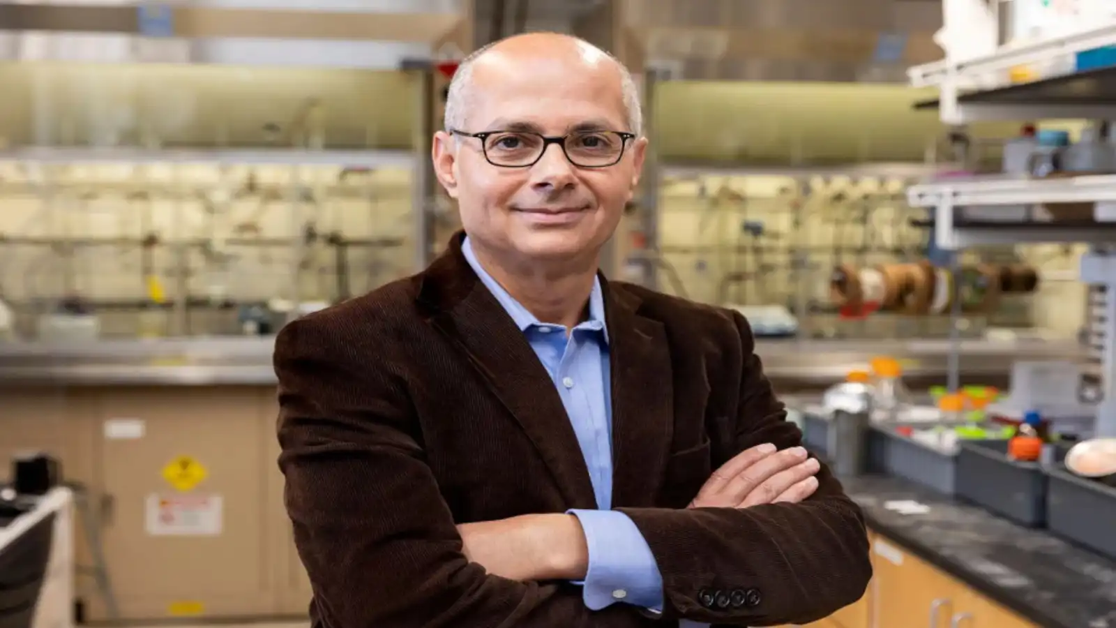 حصد جائزة نوبل للكيمياء.. من هو العالم العربي عمر ياغي؟ (فيديو إرم)