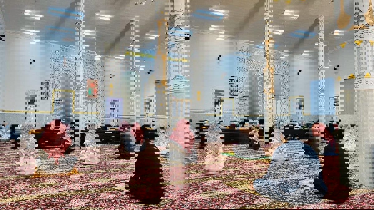 السعودية.. قرارات جديدة حول الصلاة بالمساجد والأنشطة الدينية لمواجهة "كورونا"