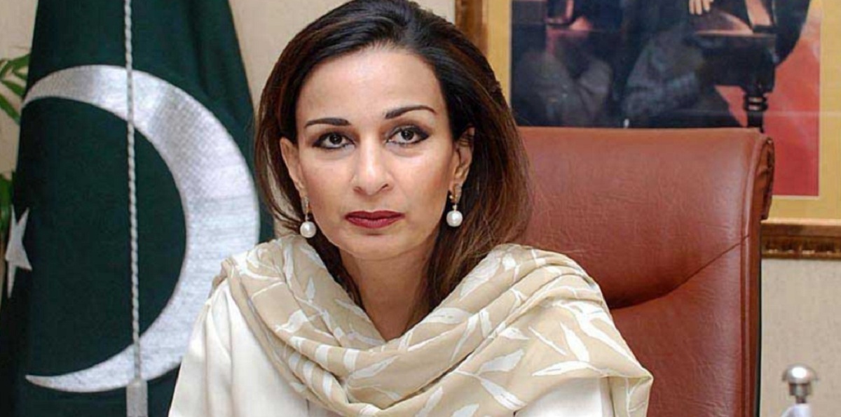 شيري رحمن.. من هي أول زعيمة للمعارضة في مجلس الشيوخ الباكستاني؟