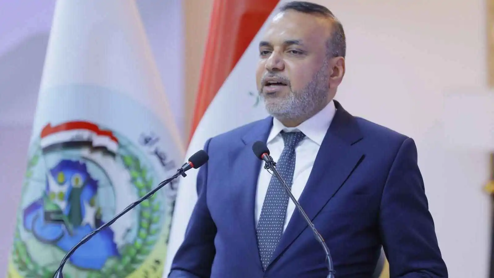 "سحب غير مبرر".. تقاذف التهم بعد اختفاء ملياري دولار في العراق