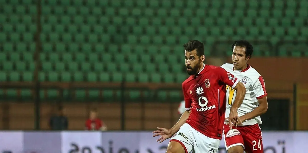 بوب برادلي يطلب نجم النادي الأهلي المصري في لوس أنغلوس الأمريكي