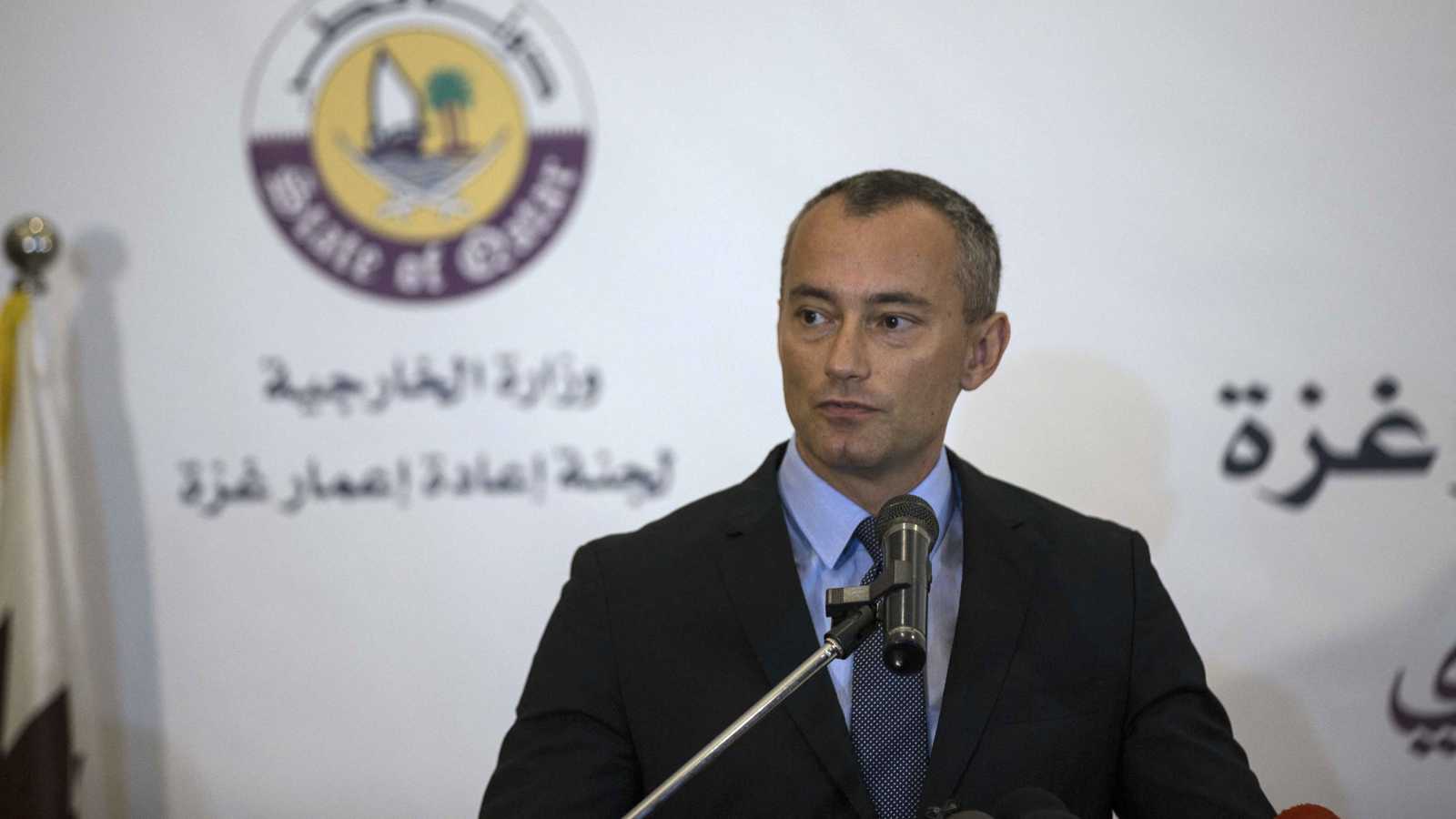 مصادر لـ"إرم نيوز": ميلادينوف يبدأ اتصالاته لتشكيل لجنة إدارة غزة