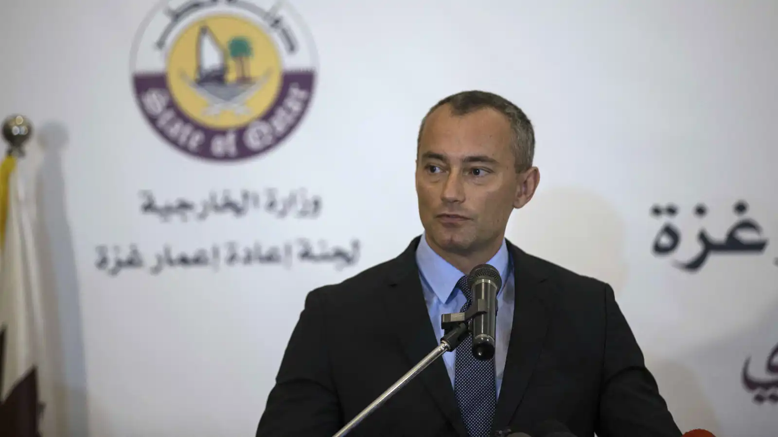 مصادر لـ"إرم نيوز": أعضاء من لجنة إدارة غزة يتباحثون مع ملادينوف في القاهرة