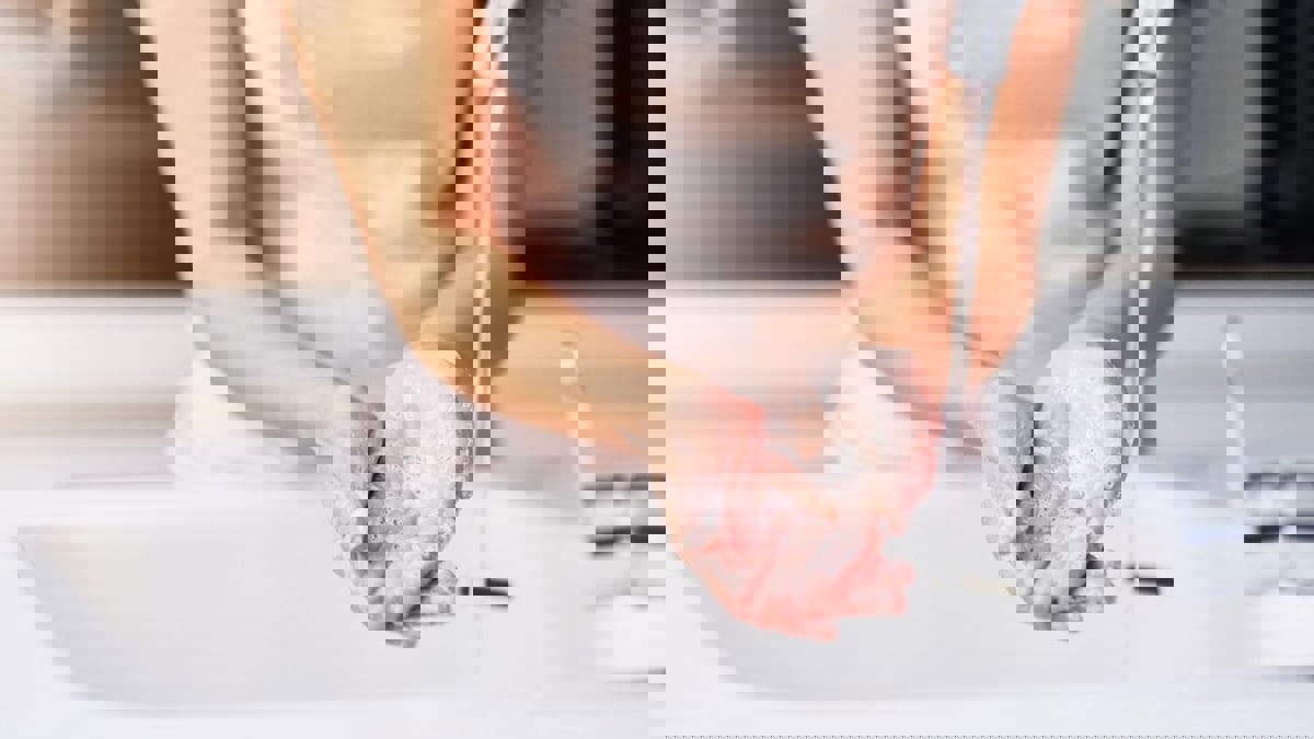 فيروس كورونا يبقى على الجلد البشري وقتا يفوق الإنفلونزا خمس مرات‎