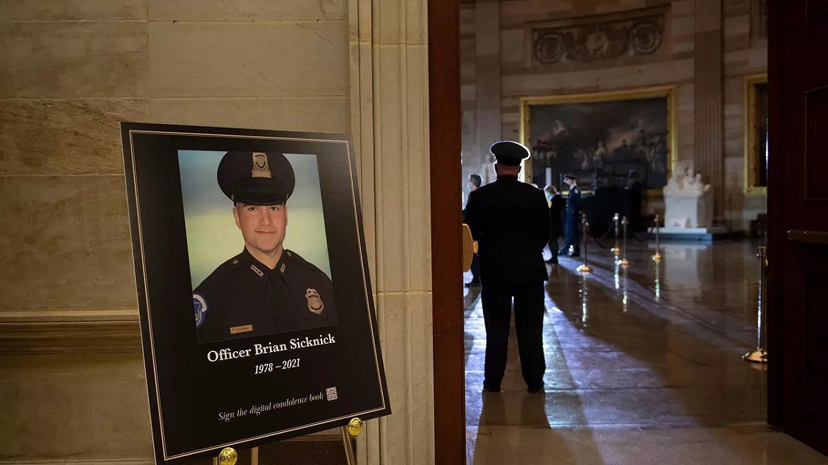 الكشف عن تفاصيل مفاجئة في وفاة شرطي أمريكي بعد هجوم "الكابيتول"