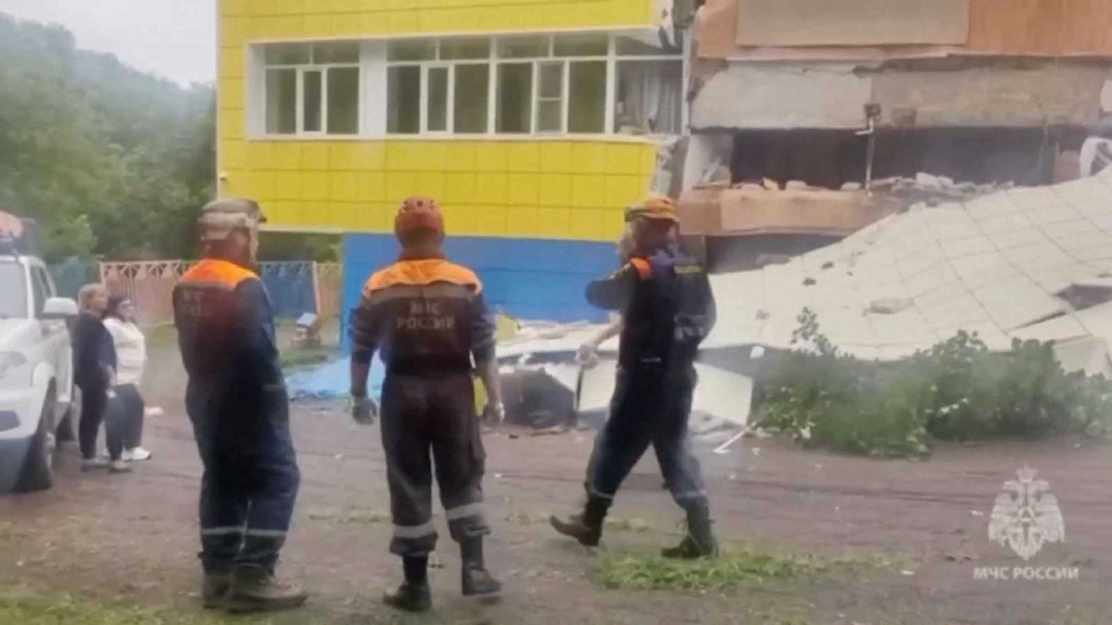 روسيا تجلي الآلاف تحسبا لتسونامي بعد زلزال كامتشاتكا (فيديو وصور)